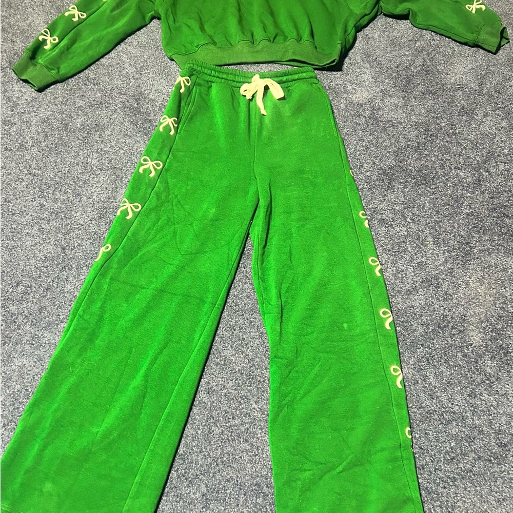Green Sweatspants with Bow Accents